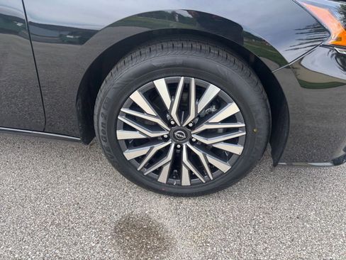 Used 2025 Nissan Altima 2.5 SV FWD image 28