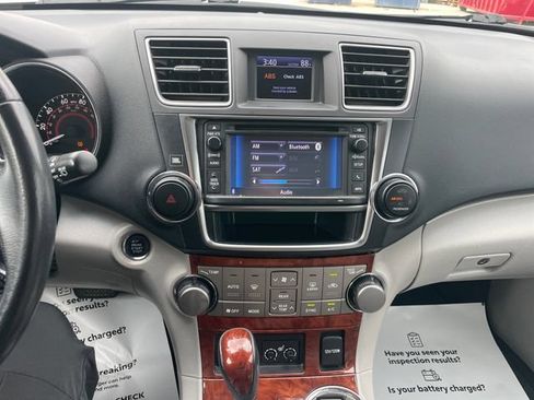 Used 2013 Toyota Highlander Limited FWD image 12