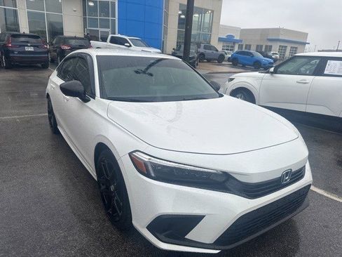 Used 2024 Honda Civic Sport image 2
