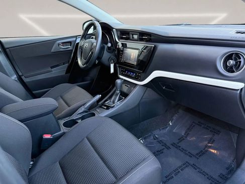 Used 2018 Toyota Corolla iM image 17