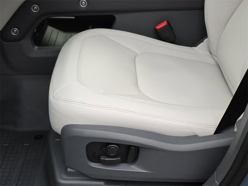 New 2026 Land Rover Defender 110 S image 28