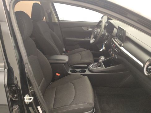 Used 2021 Kia Forte LXS FWD image 21