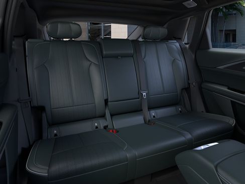 New 2026 Cadillac Lyriq Signature Sport w/ Nappa Leather Package RWD image 17
