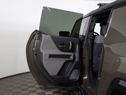 Used 2025 GMC Hummer EV 2X w/ Extreme Off-Road Package AWD/4WD image 27