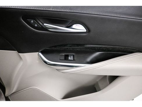 Used 2022 Cadillac XT4 Premium Luxury w/ Enhanced Visibility Package AWD/4WD image 19