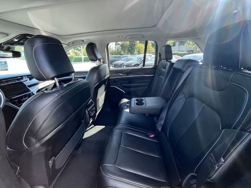 Used 2023 Jeep Grand Cherokee 4WD 4xe image 5