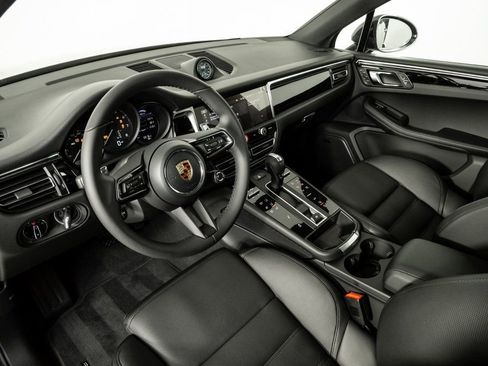 New 2026 Porsche Macan AWD/4WD image 4