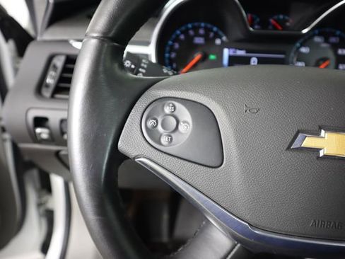 Used 2015 Chevrolet Impala LT FWD image 34