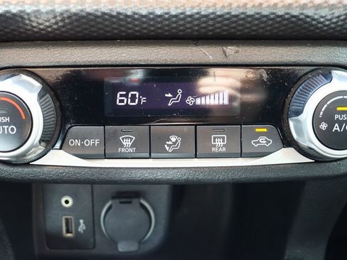 Used 2020 Nissan Kicks SV image 44