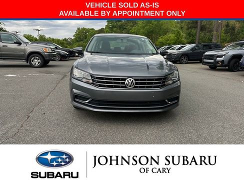Used 2016 Volkswagen Passat 1.8T SE FWD image 2