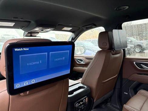 Used 2024 Chevrolet Suburban High Country image 10