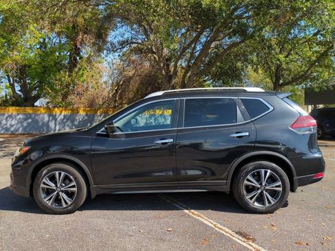 Used 2019 Nissan Rogue SV w/ Premium Package image 8