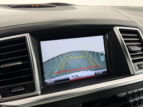 Used 2013 Mercedes-Benz ML 63 AMG 4MATIC image 43