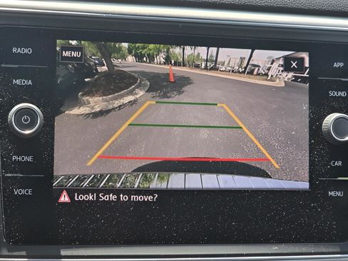 Used 2019 Volkswagen Atlas SE w/ Towing Package image 19