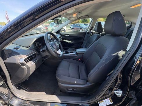 Used 2025 Nissan Altima 2.5 SV image 28