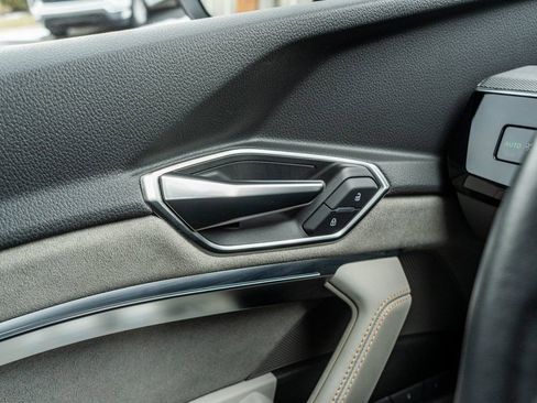 Used 2024 Audi Q8 e-tron Prestige image 18