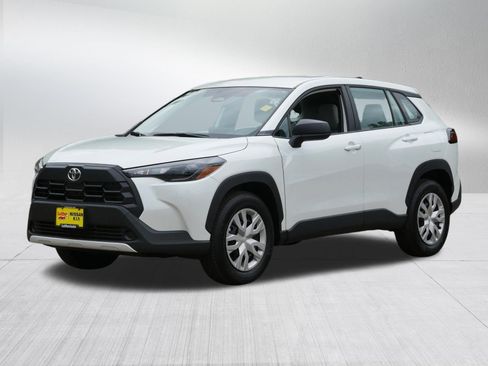 Used 2026 Toyota Corolla Cross L AWD/4WD image 3