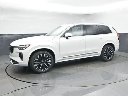 New 2026 Volvo XC90 T8 Ultra w/ Protection Package Premier AWD/4WD image 4