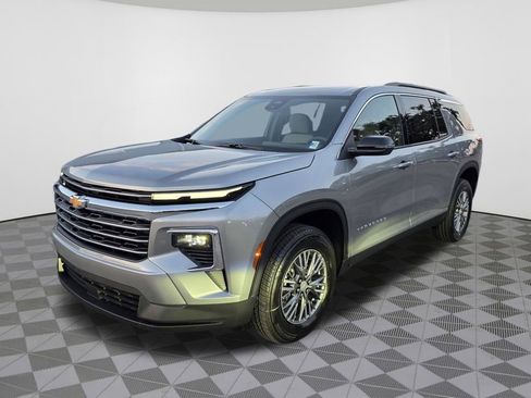 New 2026 Chevrolet Traverse LT w/ LPO, Floor Liner Package image 2