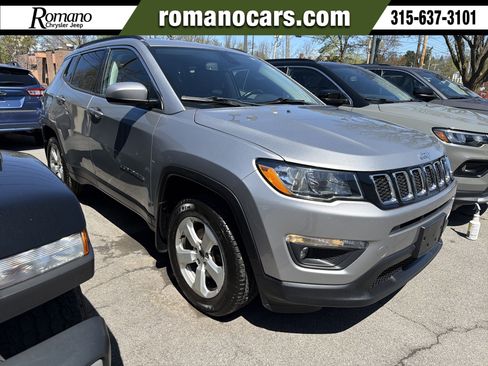 Used 2018 Jeep Compass Latitude w/ Popular Equipment Group AWD/4WD image 1
