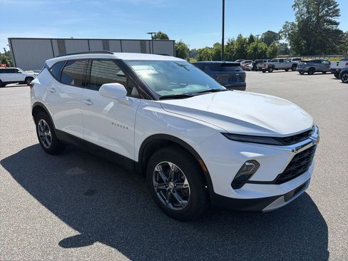 Used 2024 Chevrolet Blazer LT w/ Convenience Package FWD image 9