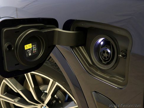 New 2026 BMW X5 xDrive50e w/ M Sport Package image 10