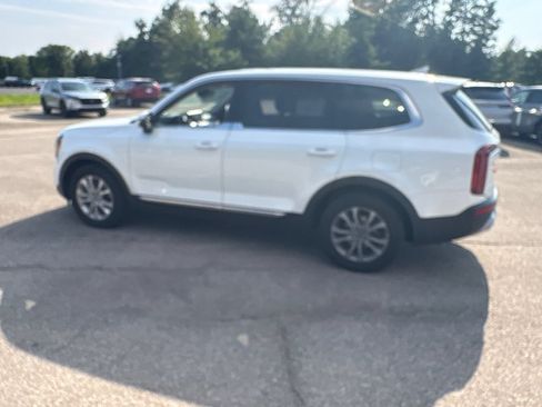Used 2020 Kia Telluride LX FWD image 14