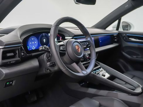 Used 2026 Porsche Macan 4 Electric AWD/4WD image 4