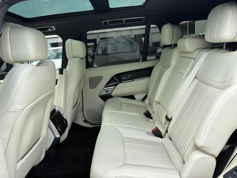 Used 2023 Land Rover Range Rover Long Wheelbase SE AWD/4WD image 15