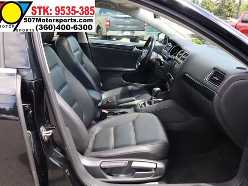 Used 2017 Volkswagen Jetta SEL FWD image 20