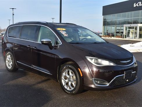 Used 2018 Chrysler Pacifica Limited w/ Advanced Safetytec Group image 11