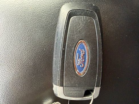 Used 2022 Ford Explorer XLT RWD image 30