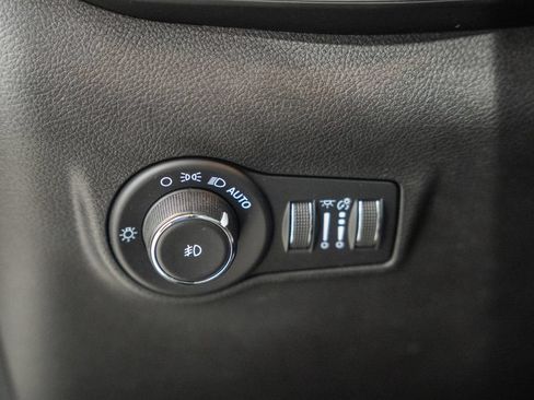 Certified 2023 Jeep Compass Latitude AWD/4WD image 44