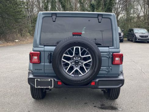 New 2026 Jeep Wrangler Unlimited Sahara AWD/4WD image 6