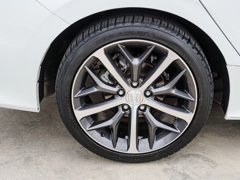 Used 2022 Honda Civic Touring image 11