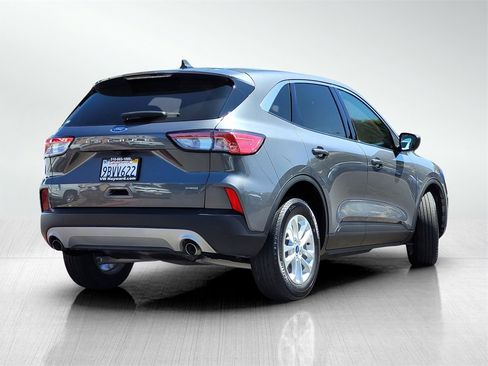 Used 2022 Ford Escape SE image 4