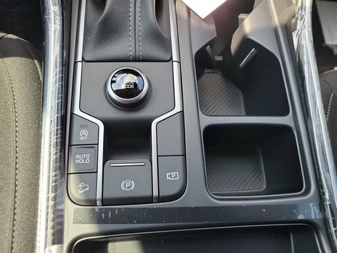 New 2026 Kia Sorento LX FWD image 30