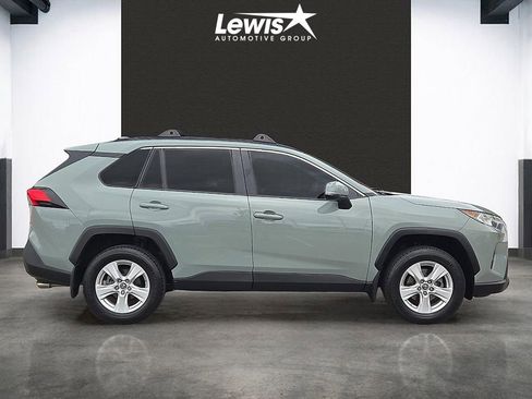 Used 2019 Toyota RAV4 XLE FWD image 5