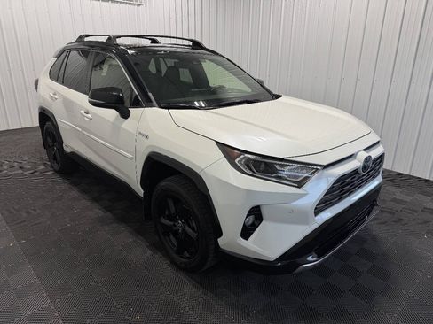 Used 2020 Toyota RAV4 XSE AWD/4WD image 2