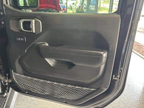 Used 2019 Jeep Wrangler Sport AWD/4WD image 25