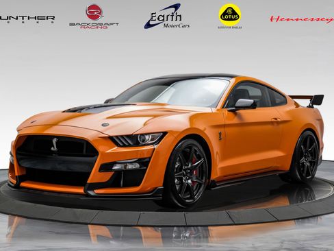 Used 2021 Ford Mustang Shelby GT500 w/ Carbon Fiber Track Pack image 1