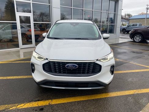 Used 2023 Ford Escape Platinum w/ Premium Technology Package image 8