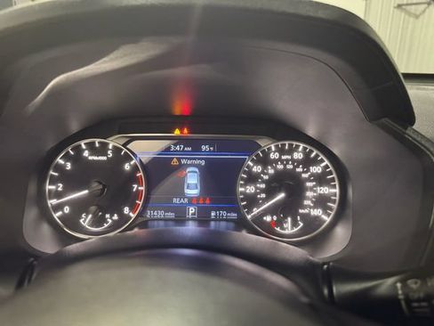 Used 2024 Nissan Altima 2.5 SV FWD image 16