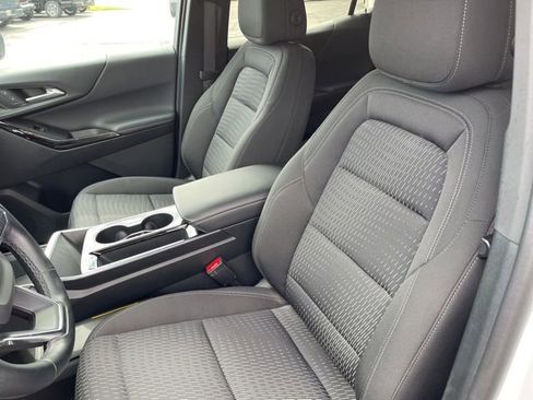 Used 2025 Chevrolet Equinox LT w/ Safety and Technology Package FWD image 9