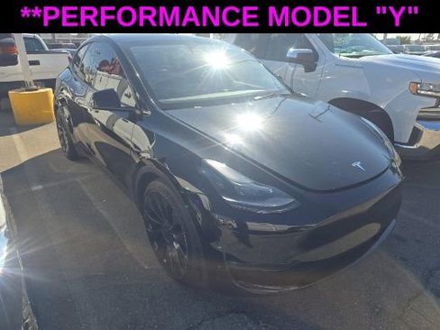 Used 2022 Tesla Model Y Performance image 3