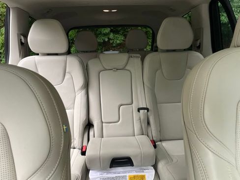 Certified 2024 Volvo XC90 B6 Ultimate w/ Protection Package Premier AWD/4WD image 17