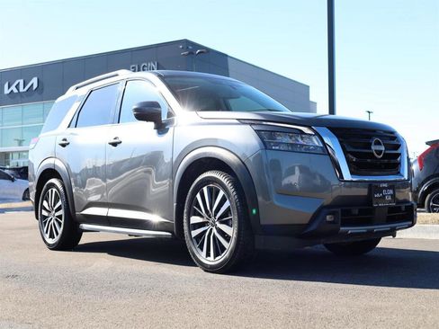 Used 2022 Nissan Pathfinder Platinum w/ Lighting Package (N93) image 1