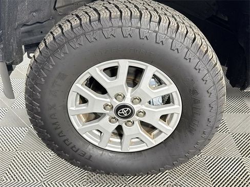 Certified 2024 Toyota Tacoma SR5 image 4