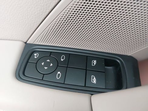 Certified 2025 Porsche 911 Carrera RWD image 26