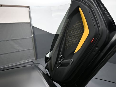 Used 2024 Lamborghini Revuelto AWD/4WD image 24